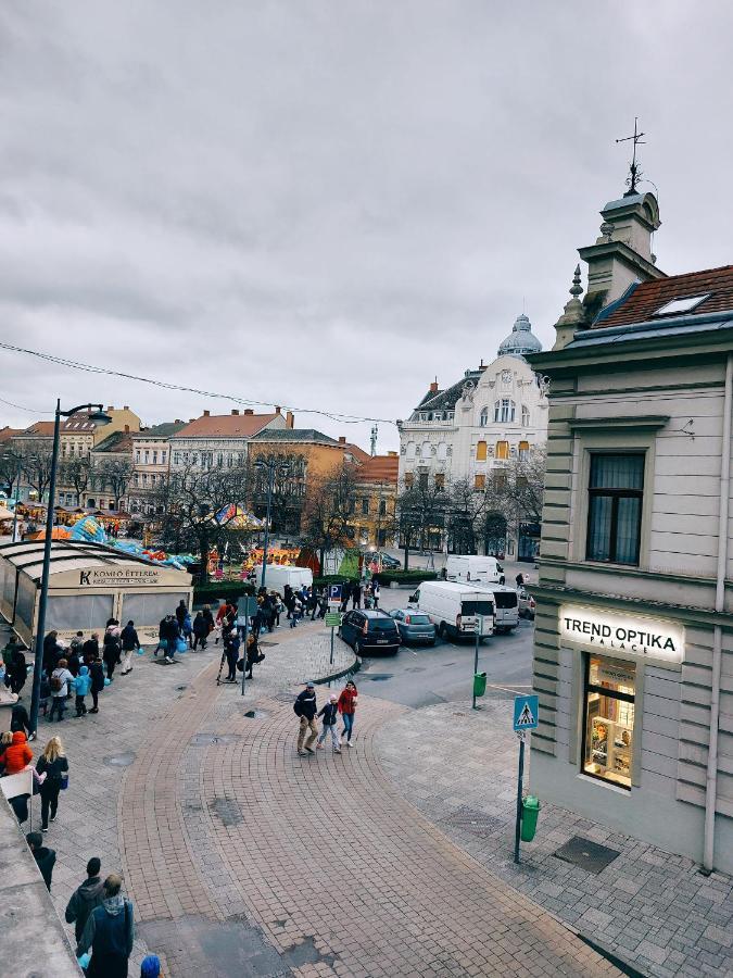 Square 16 Apartman - Absolutely Central Location With Self Check In Szombathely Buitenkant foto