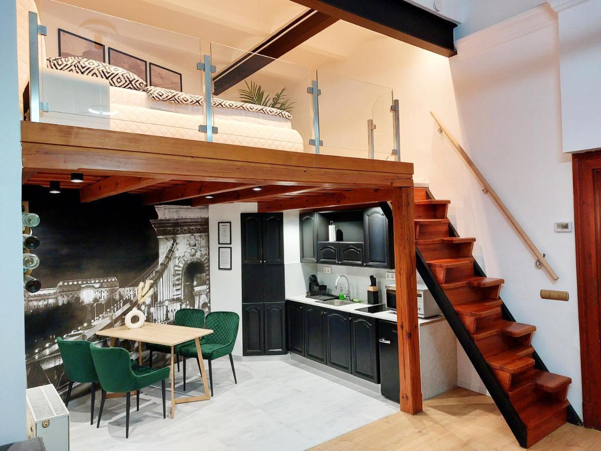 Square 16 Apartman - Absolutely Central Location With Self Check In Szombathely Buitenkant foto