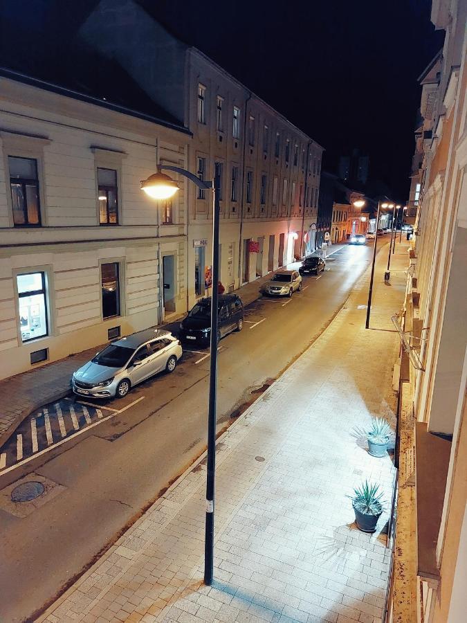 Square 16 Apartman - Absolutely Central Location With Self Check In Szombathely Buitenkant foto