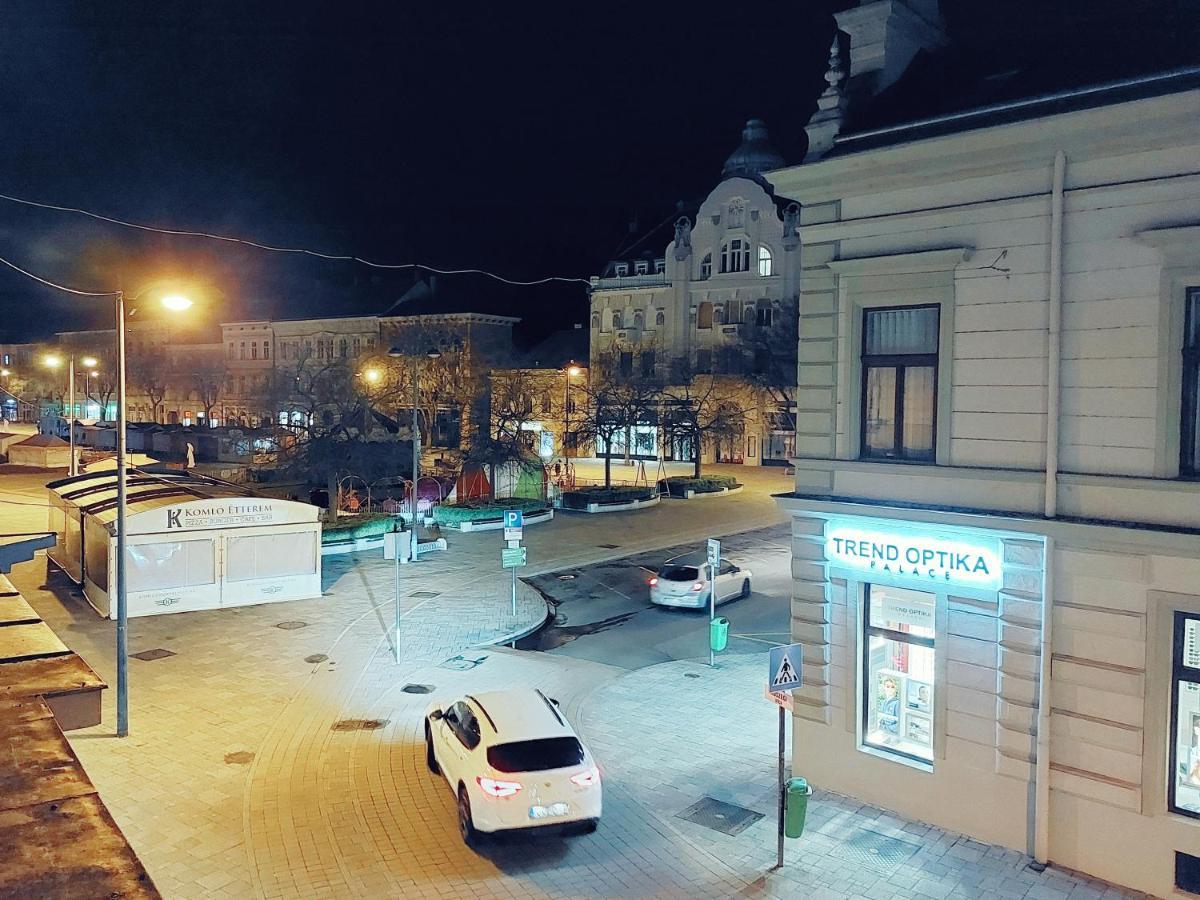 Square 16 Apartman - Absolutely Central Location With Self Check In Szombathely Buitenkant foto