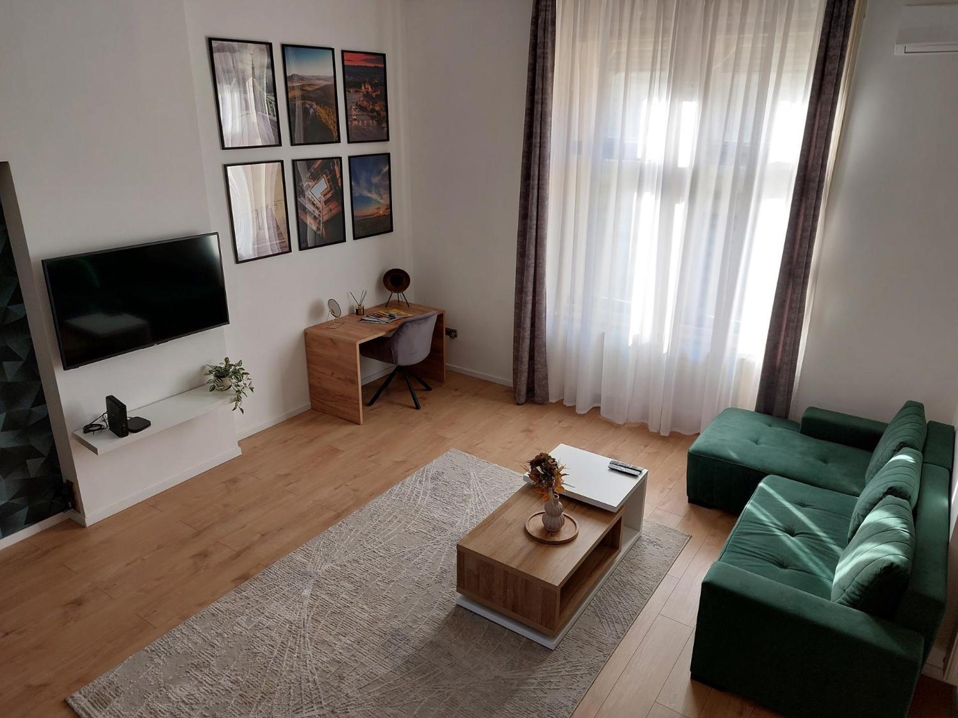 Square 16 Apartman - Absolutely Central Location With Self Check In Szombathely Buitenkant foto
